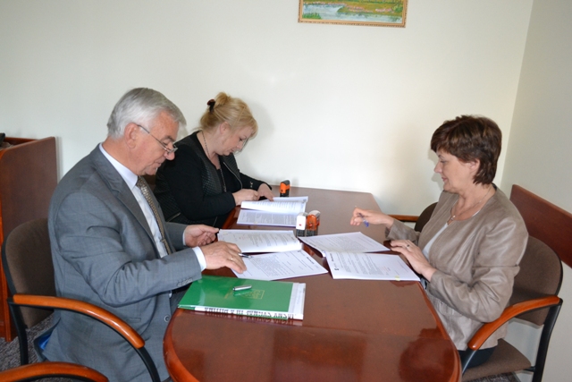 podpisanie umowy w Urzędzie Marszałkowskim